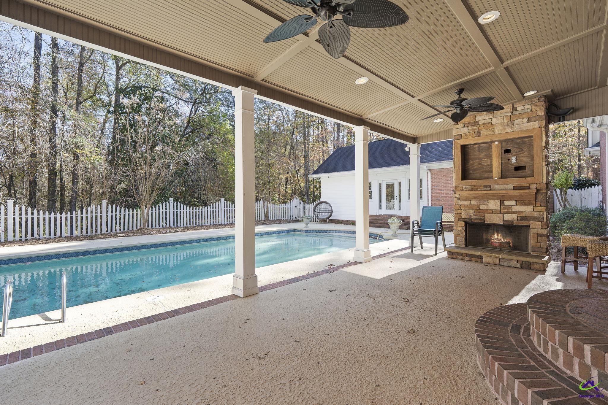 1231 Woodcrest Drive