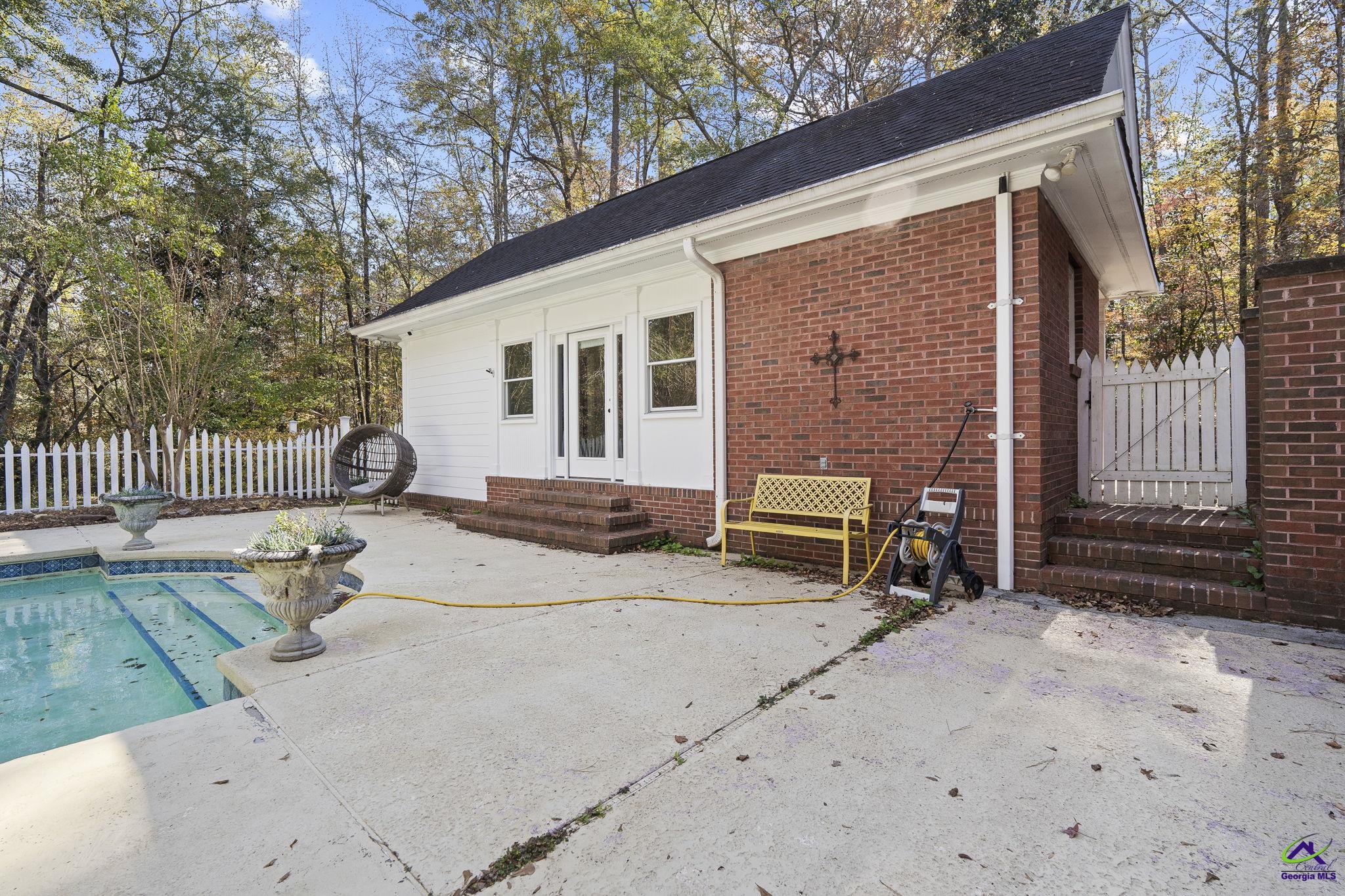 1231 Woodcrest Drive