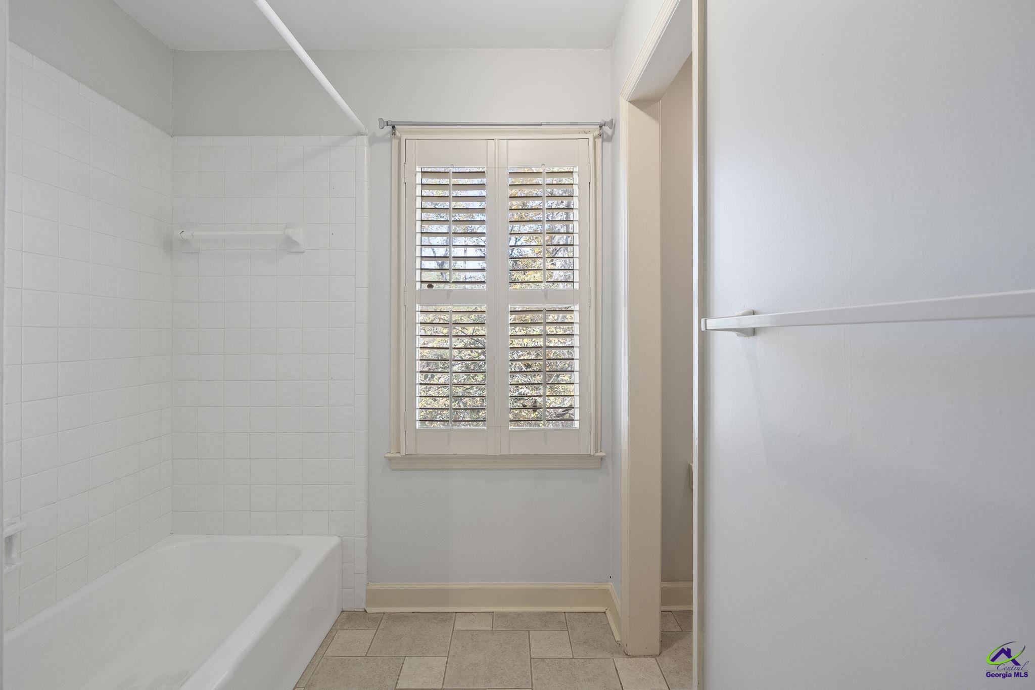 1231 Woodcrest Drive