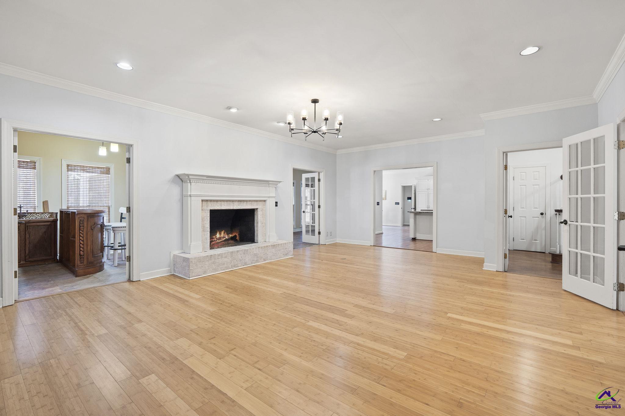 1231 Woodcrest Drive