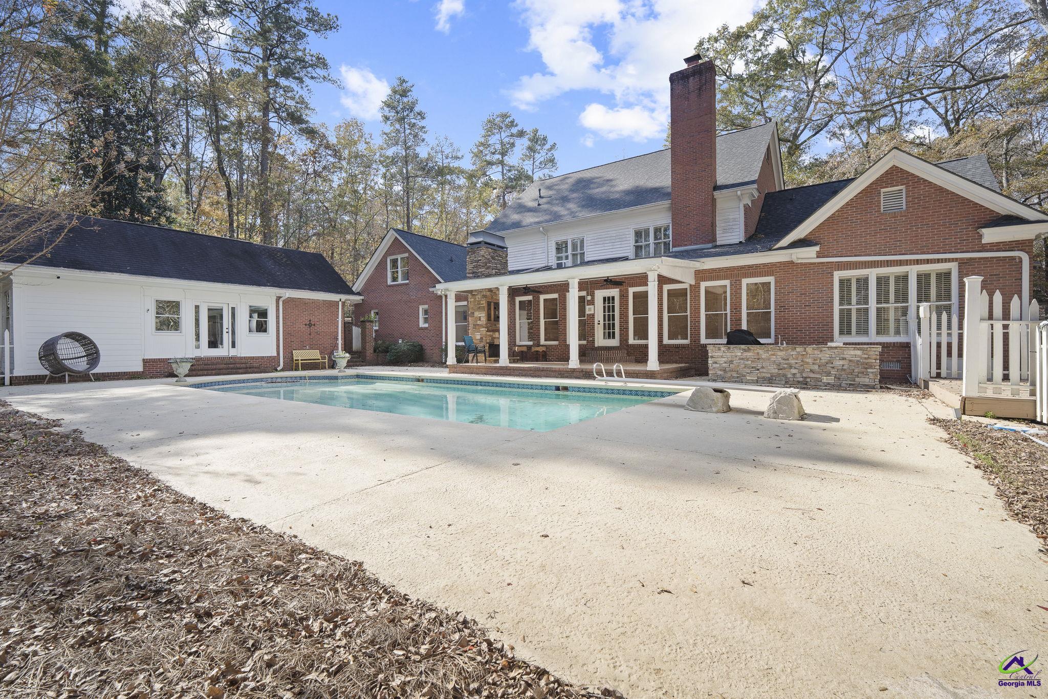 1231 Woodcrest Drive