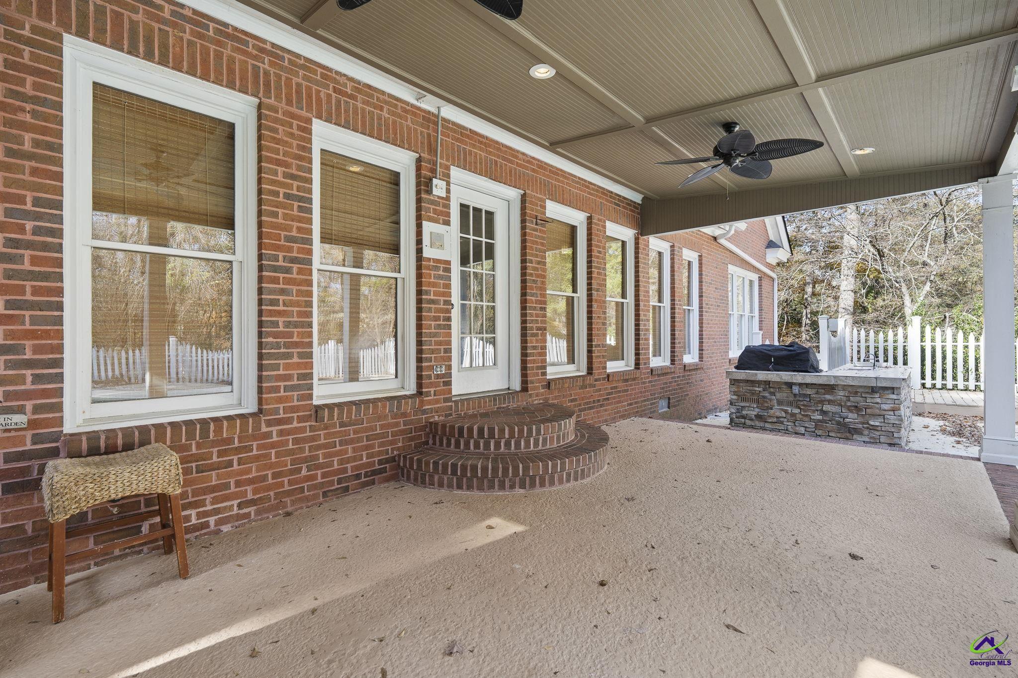 1231 Woodcrest Drive