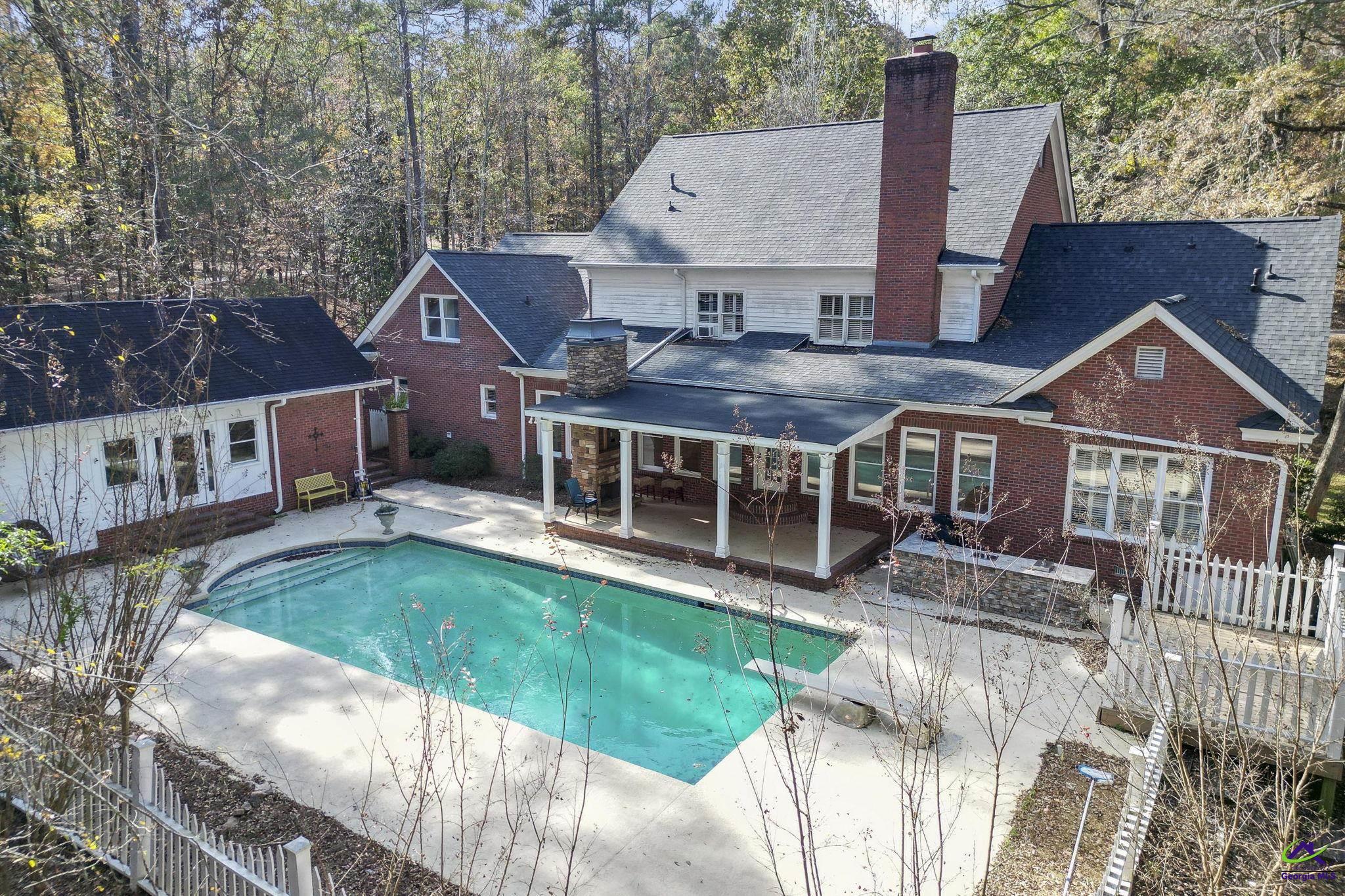 1231 Woodcrest Drive