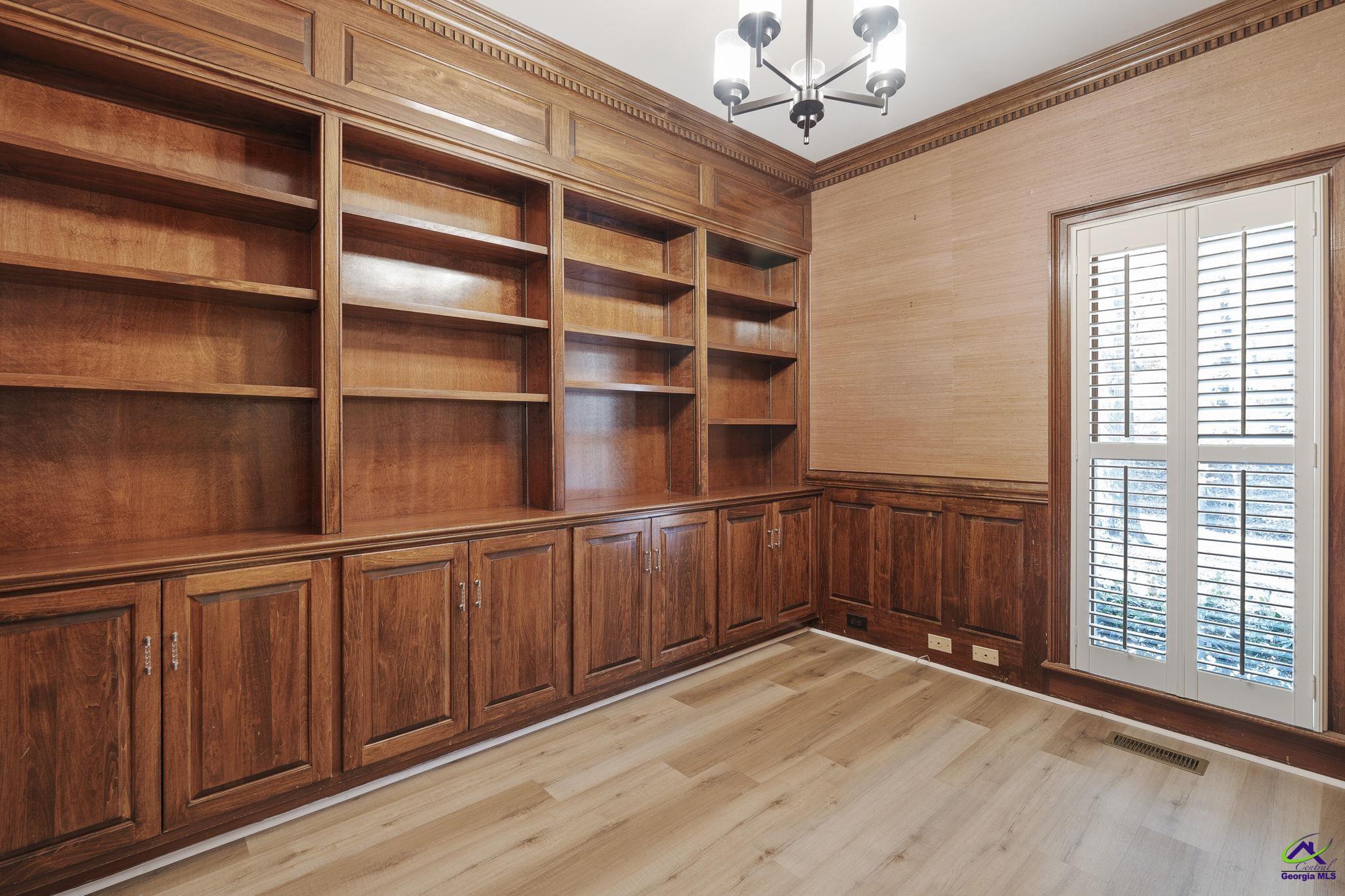 1231 Woodcrest Drive