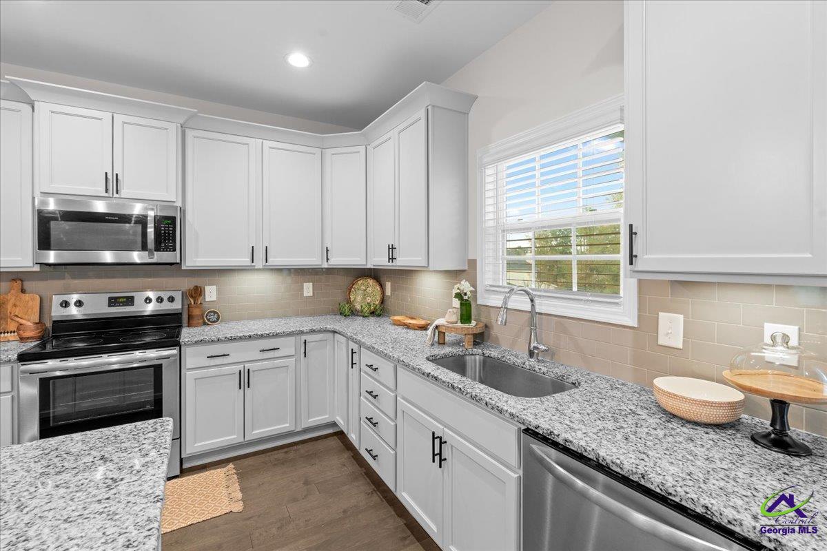 126 W River Cane Run