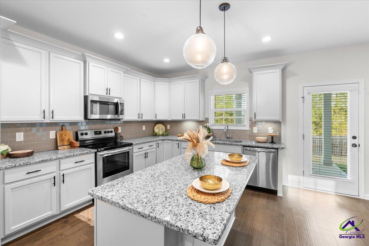 126 W River Cane Run