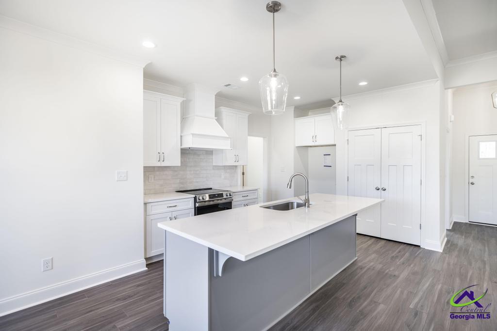 519 Bristleleaf Path