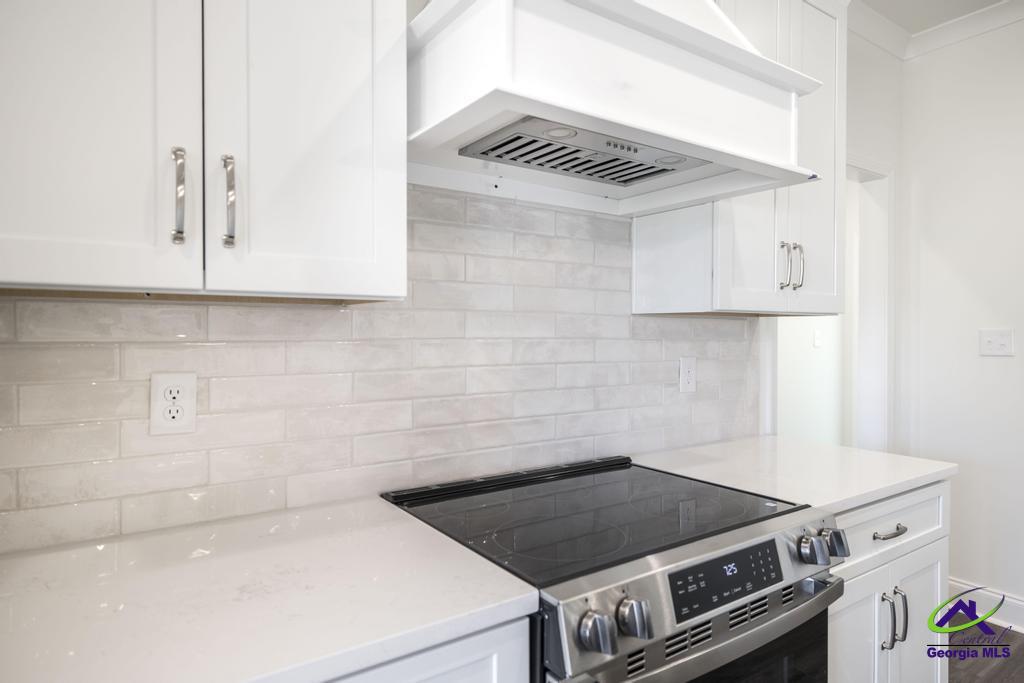 519 Bristleleaf Path