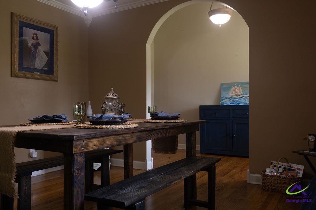 1513 Columbus Highway