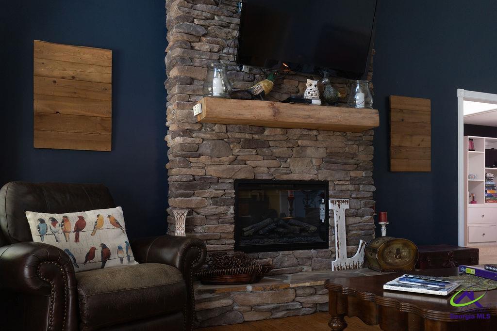 1513 Columbus Highway