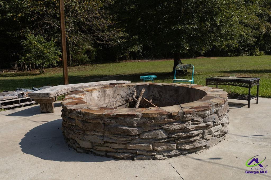 1513 Columbus Highway