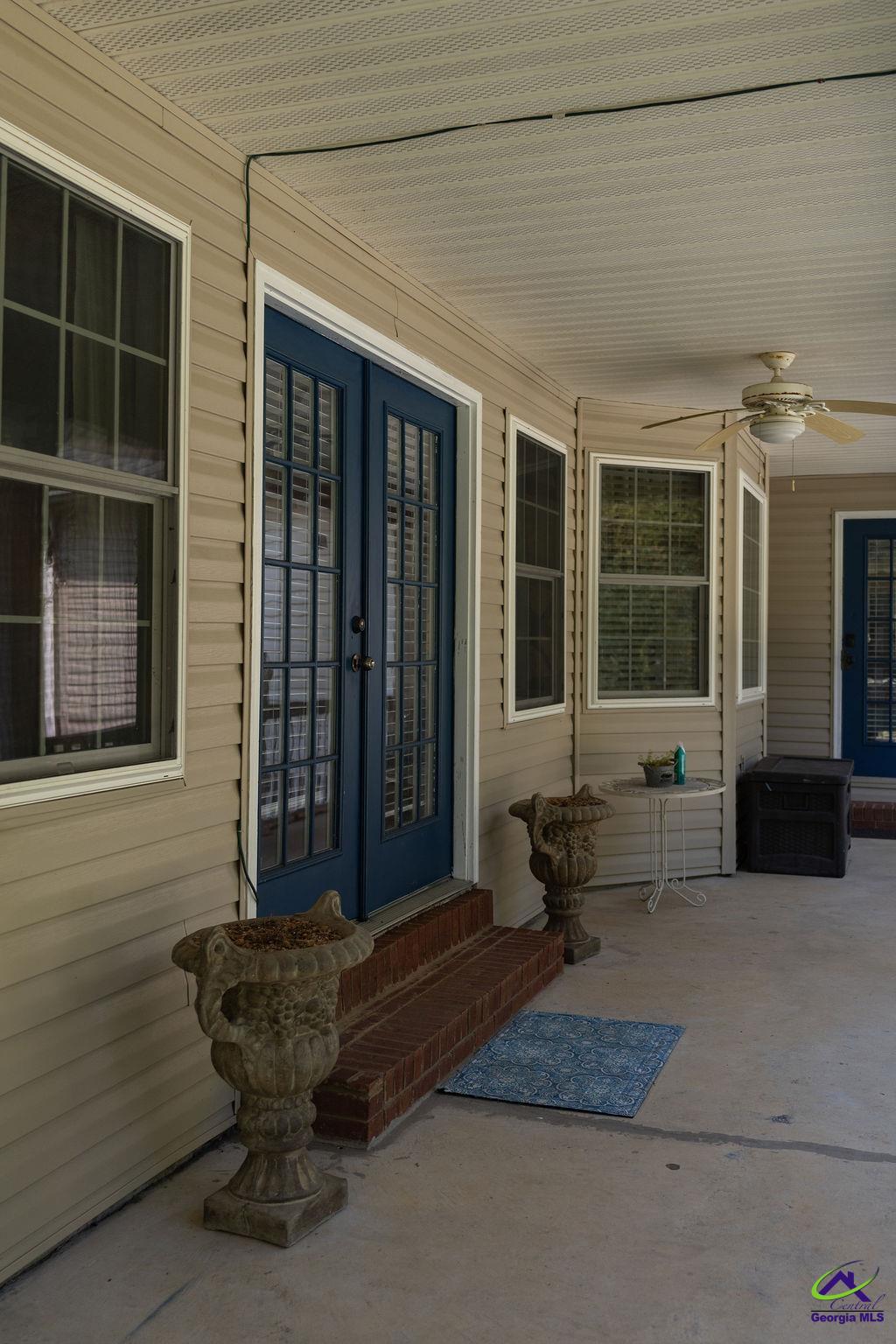 1513 Columbus Highway