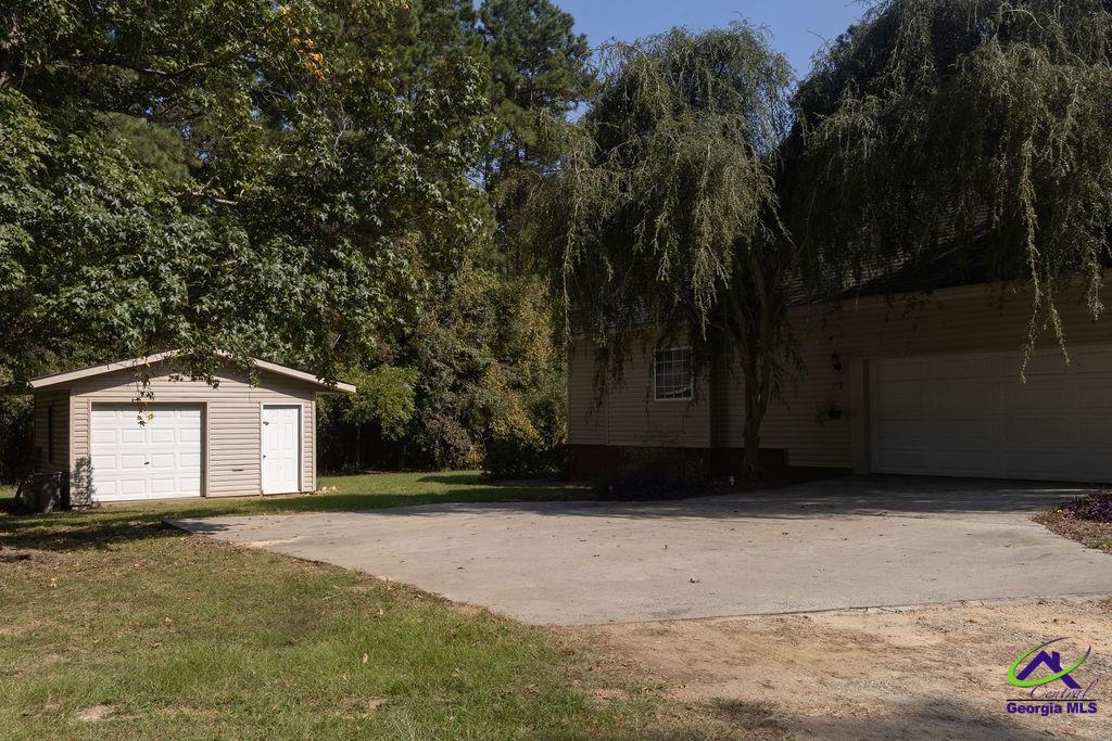 1513 Columbus Highway