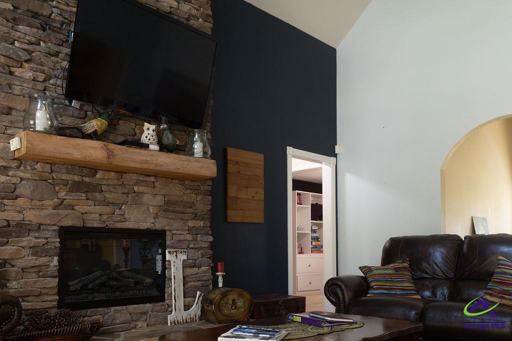 1513 Columbus Highway