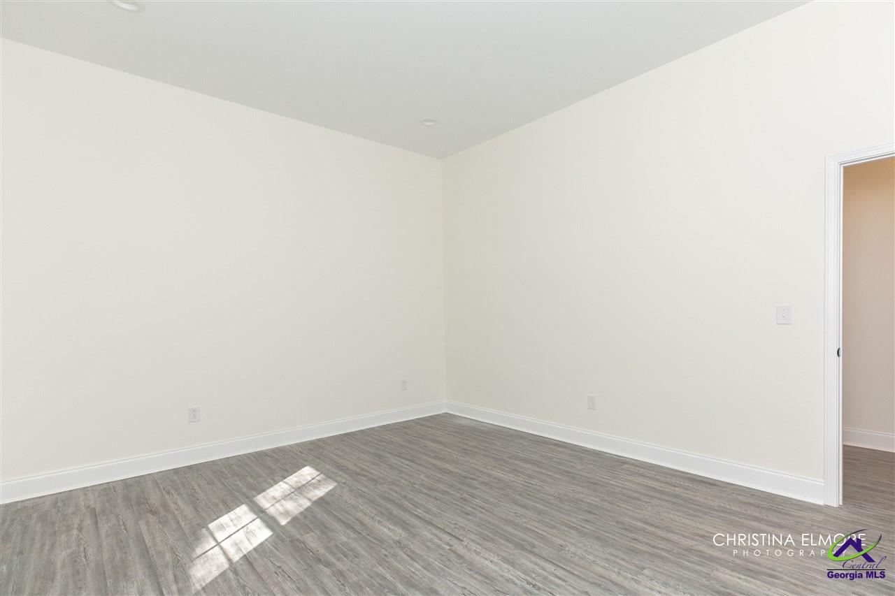 402 General Courtney Hodges Boulevard