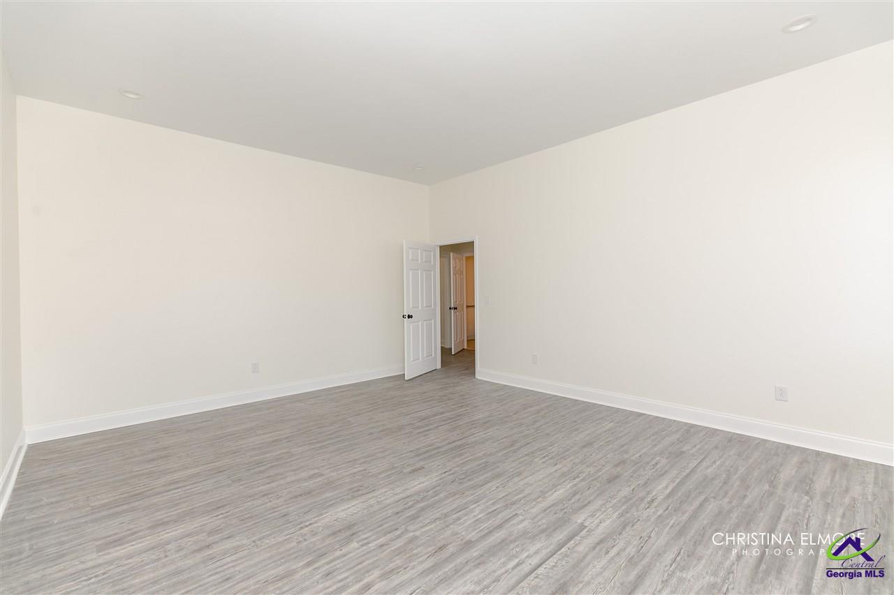 402 General Courtney Hodges Boulevard