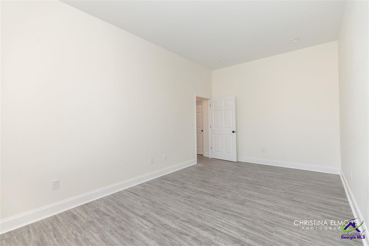 402 General Courtney Hodges Boulevard