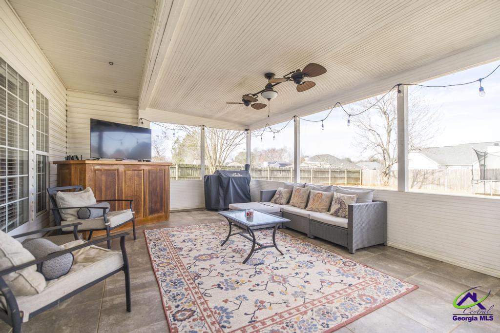 167 Holly Pointe