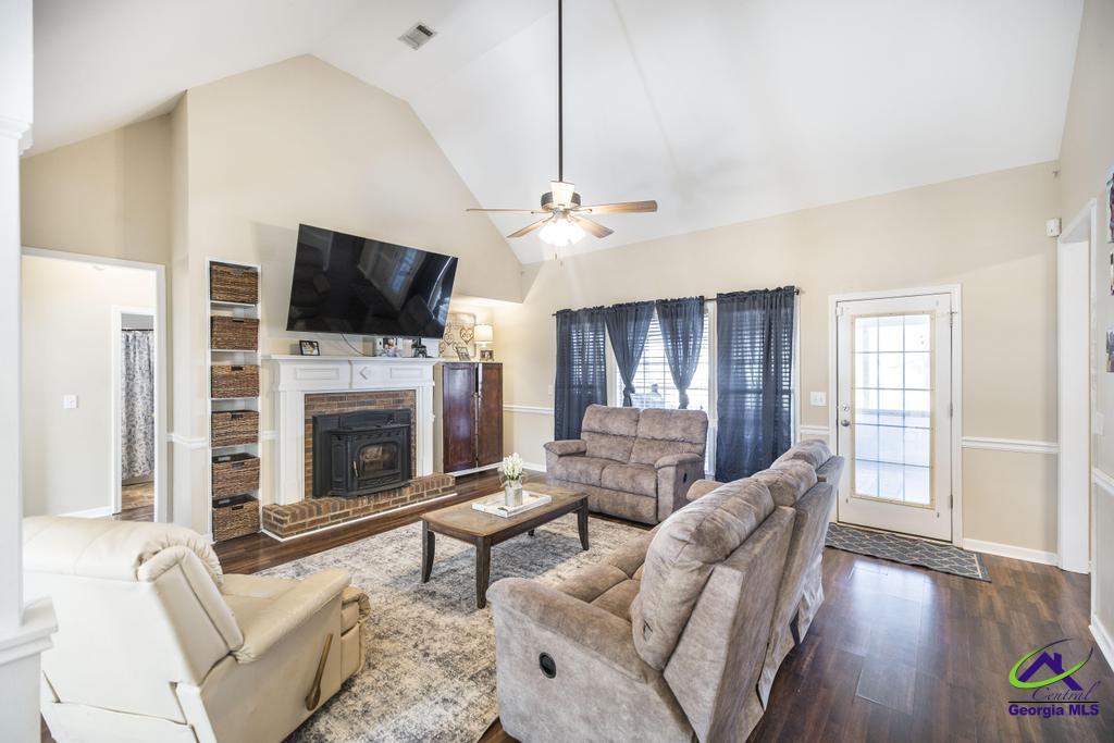 167 Holly Pointe
