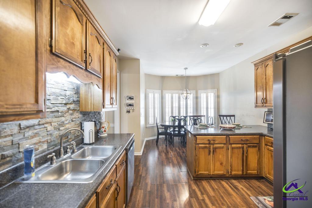 167 Holly Pointe