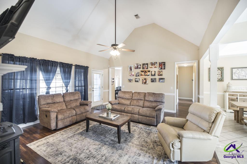 167 Holly Pointe
