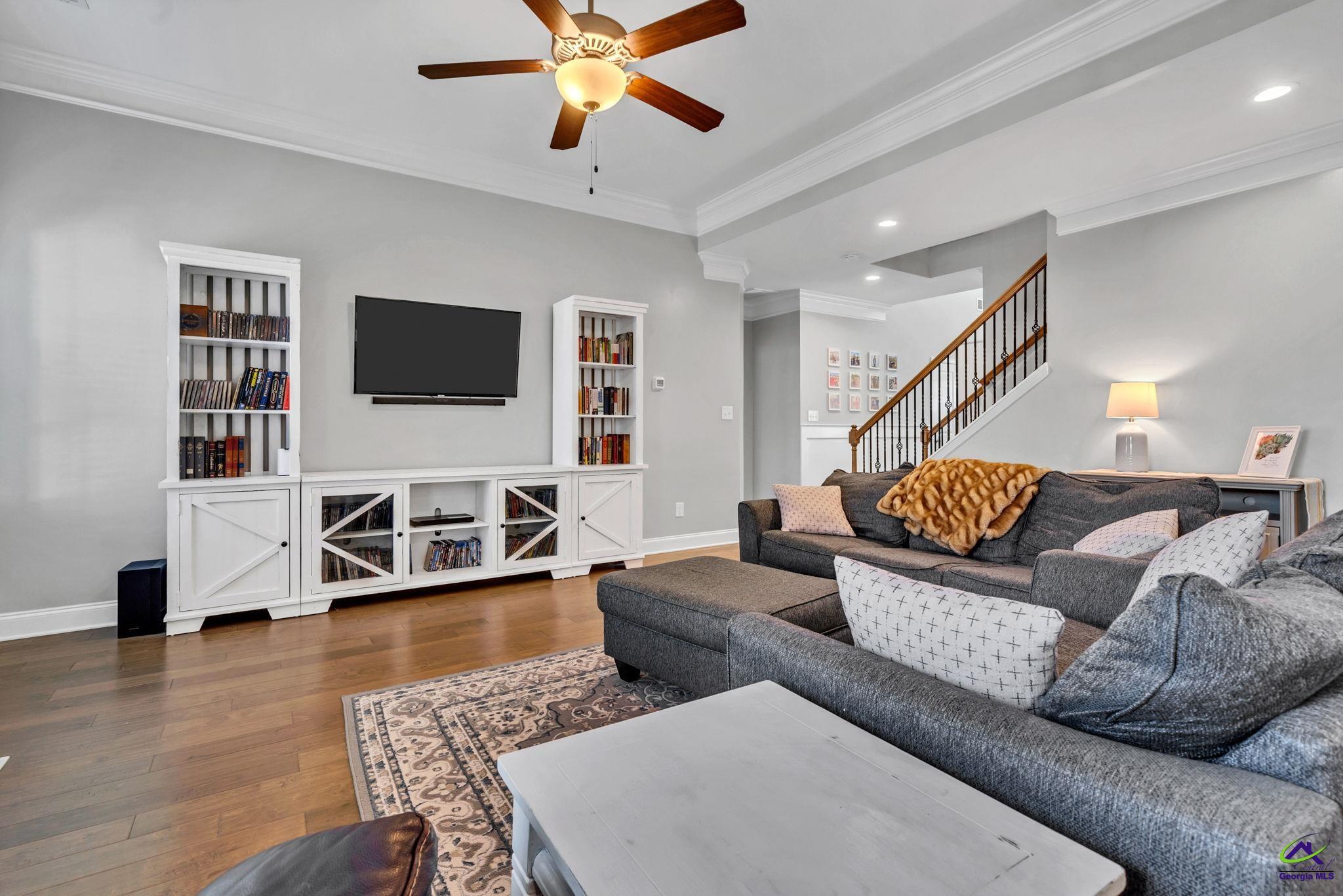 438 Newport Avenue
