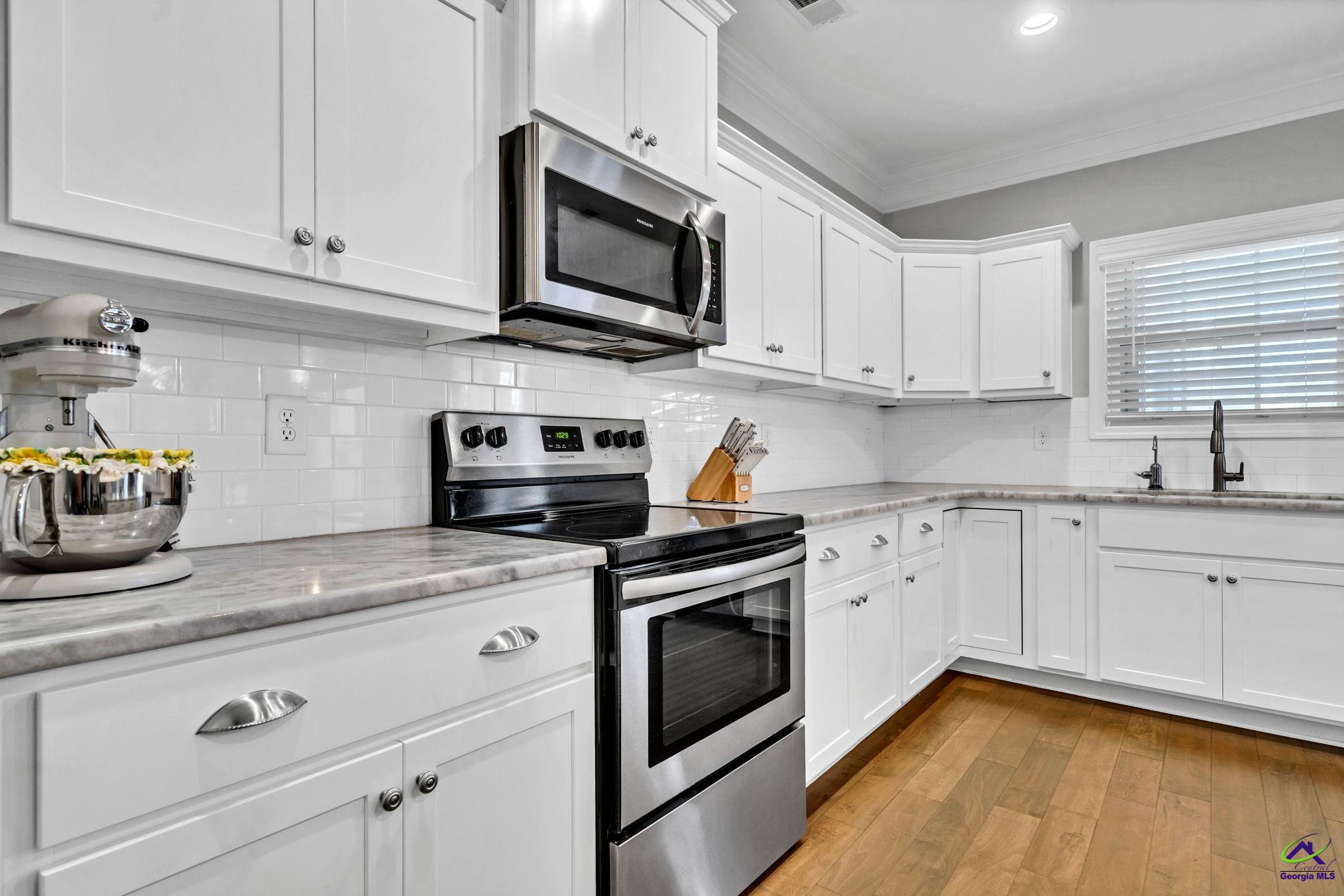 438 Newport Avenue