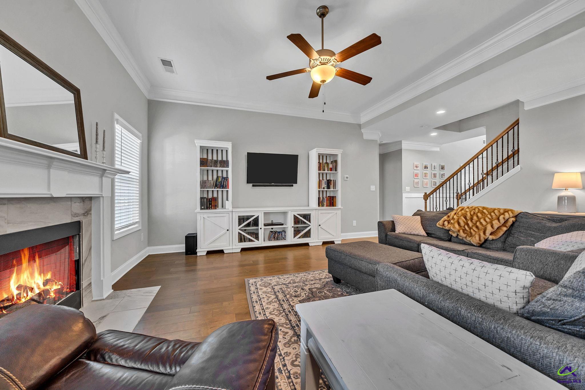 438 Newport Avenue