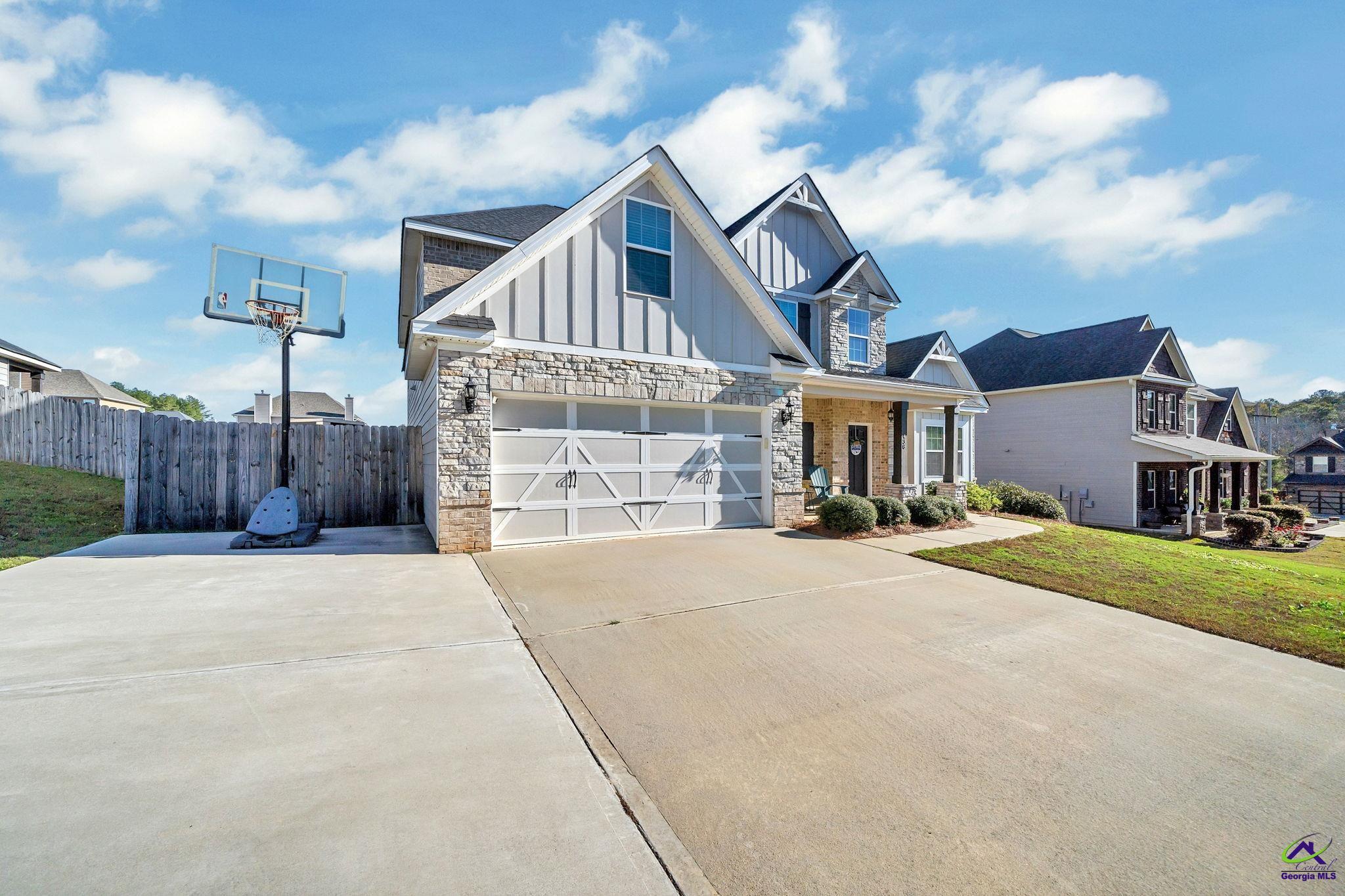 438 Newport Avenue