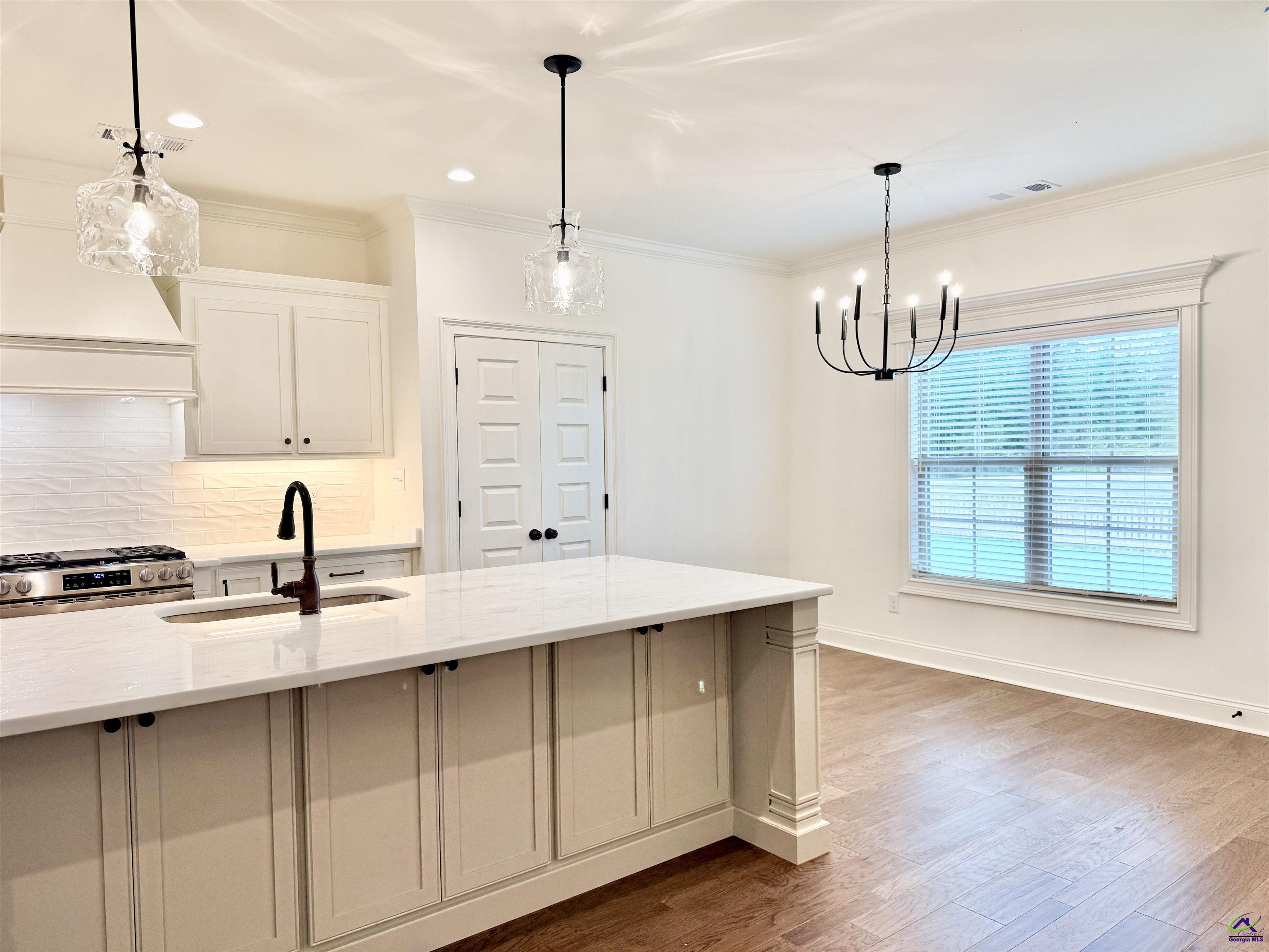 416 Bristleleaf Path