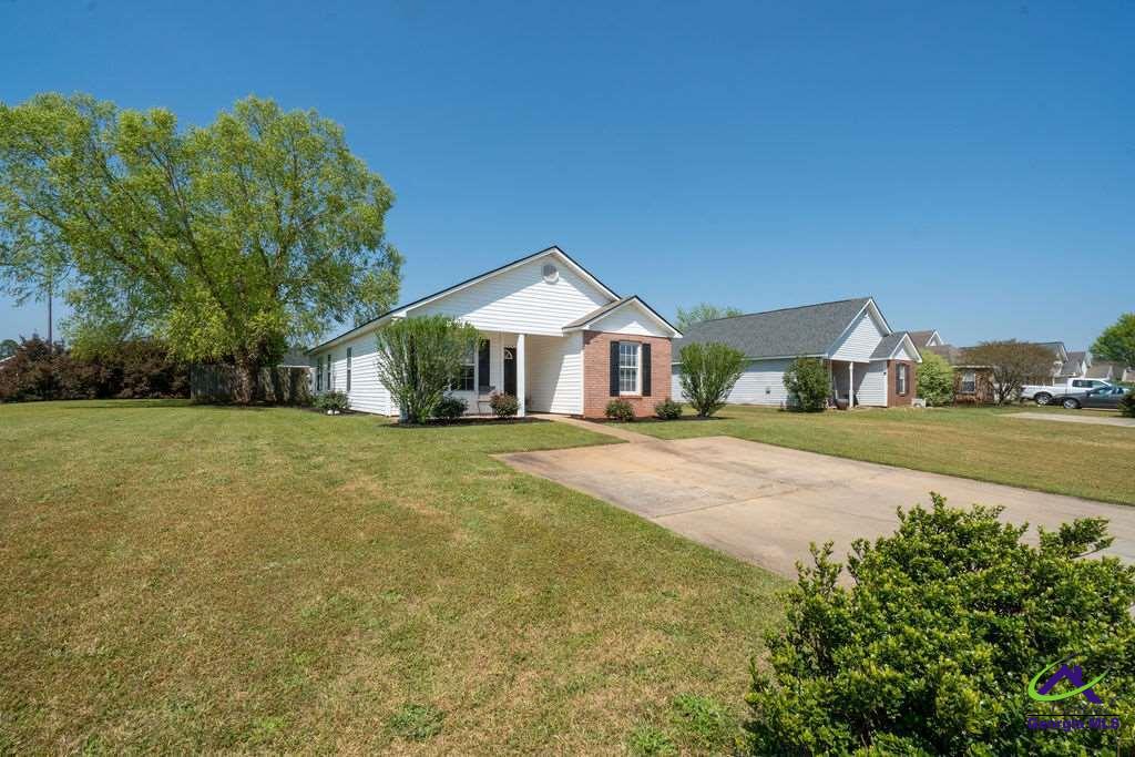 100 Strawbridge Lane