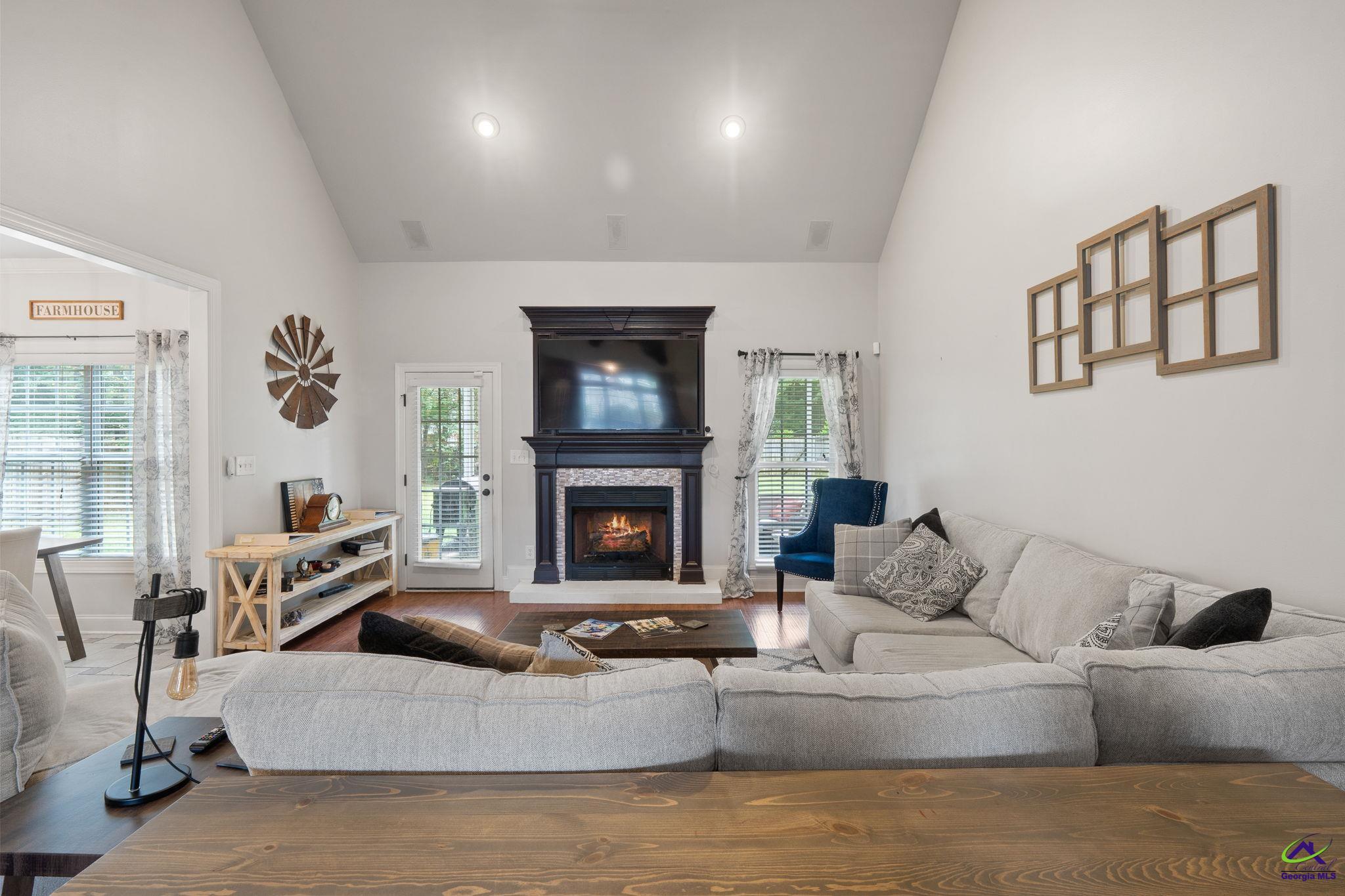 412 Arlington Falls Court