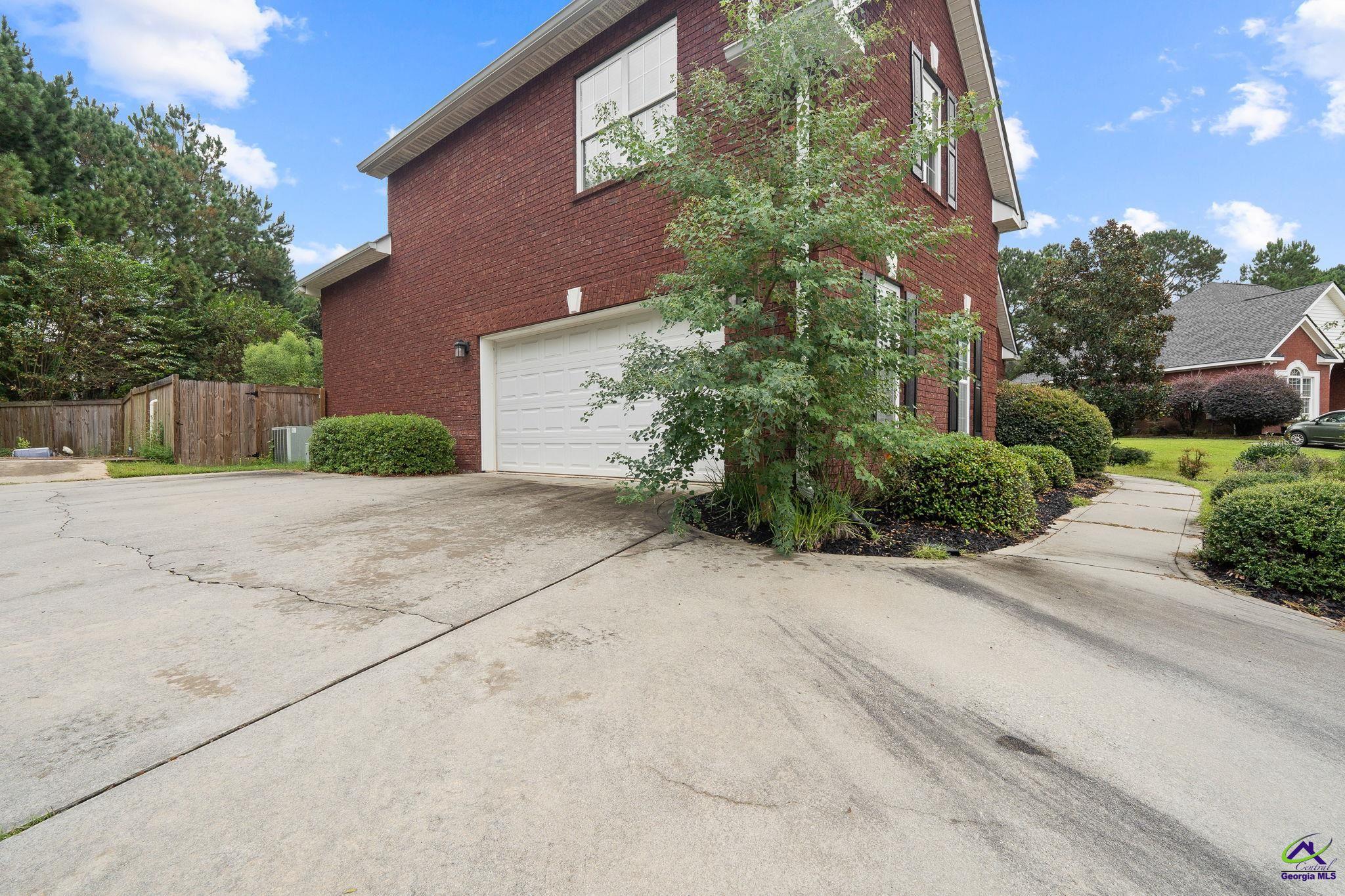 412 Arlington Falls Court