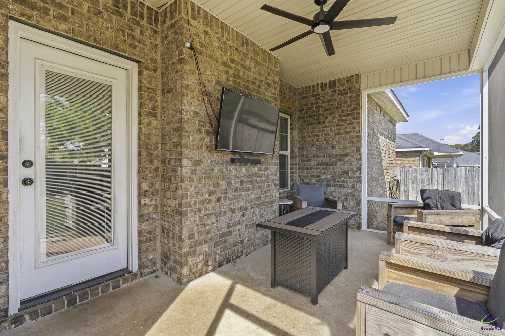 208 Hunts Landing Drive