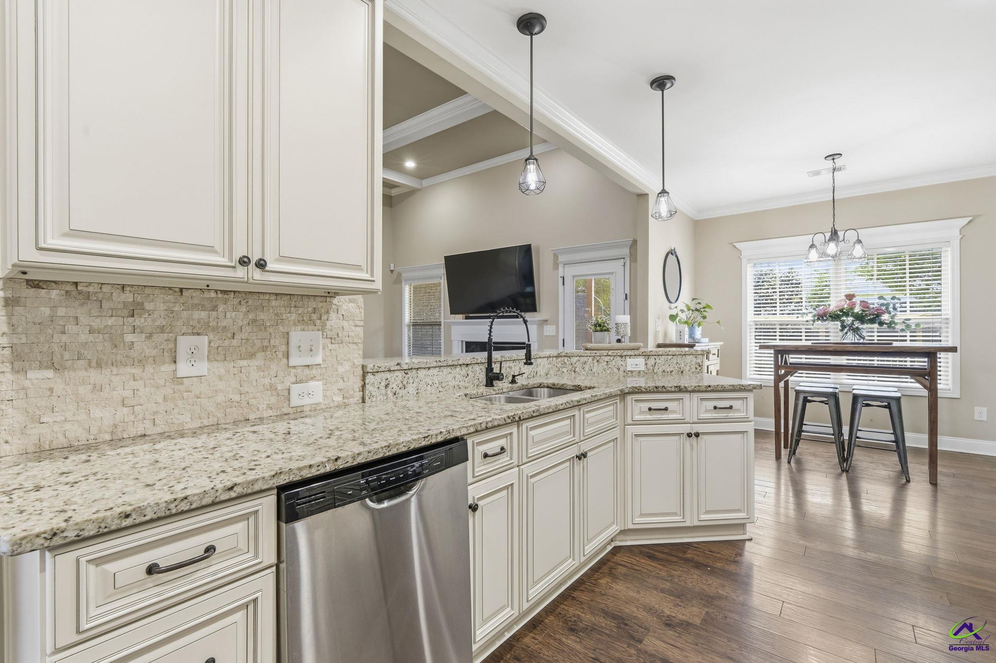 208 Hunts Landing Drive
