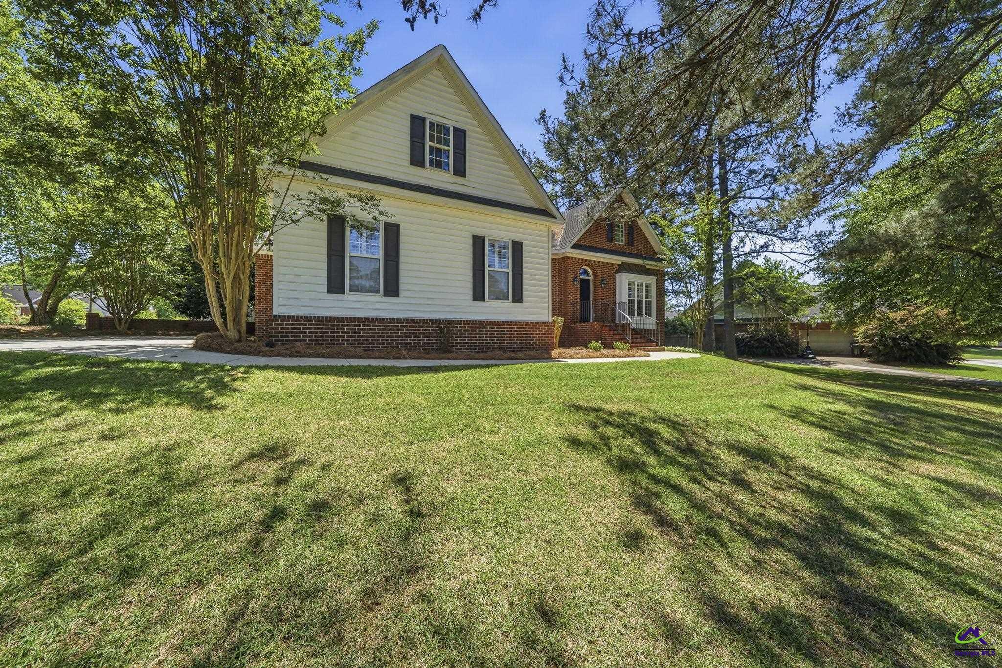 10 Willow Lake Drive