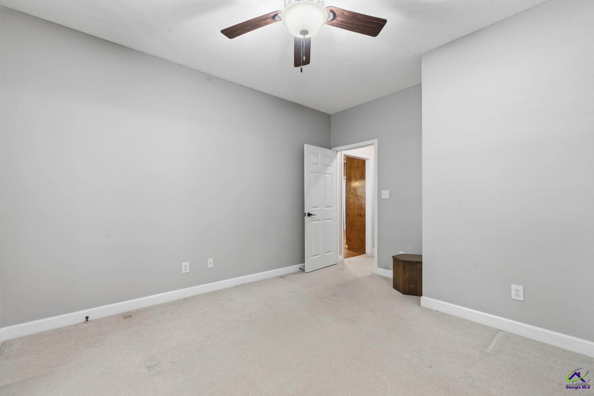 10 Willow Lake Drive