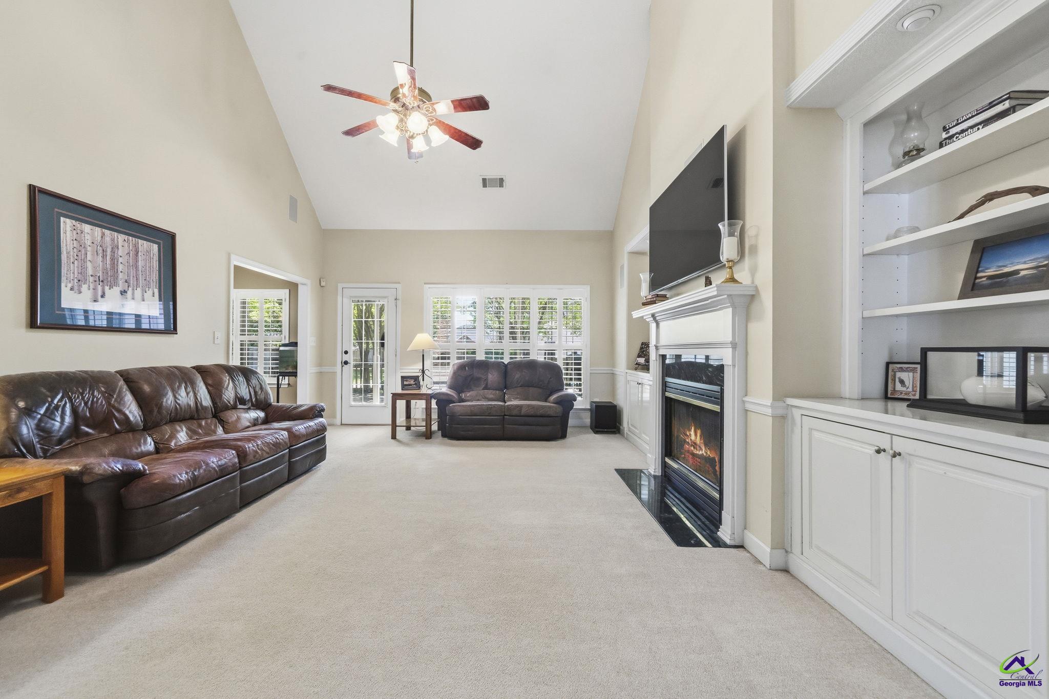 10 Willow Lake Drive