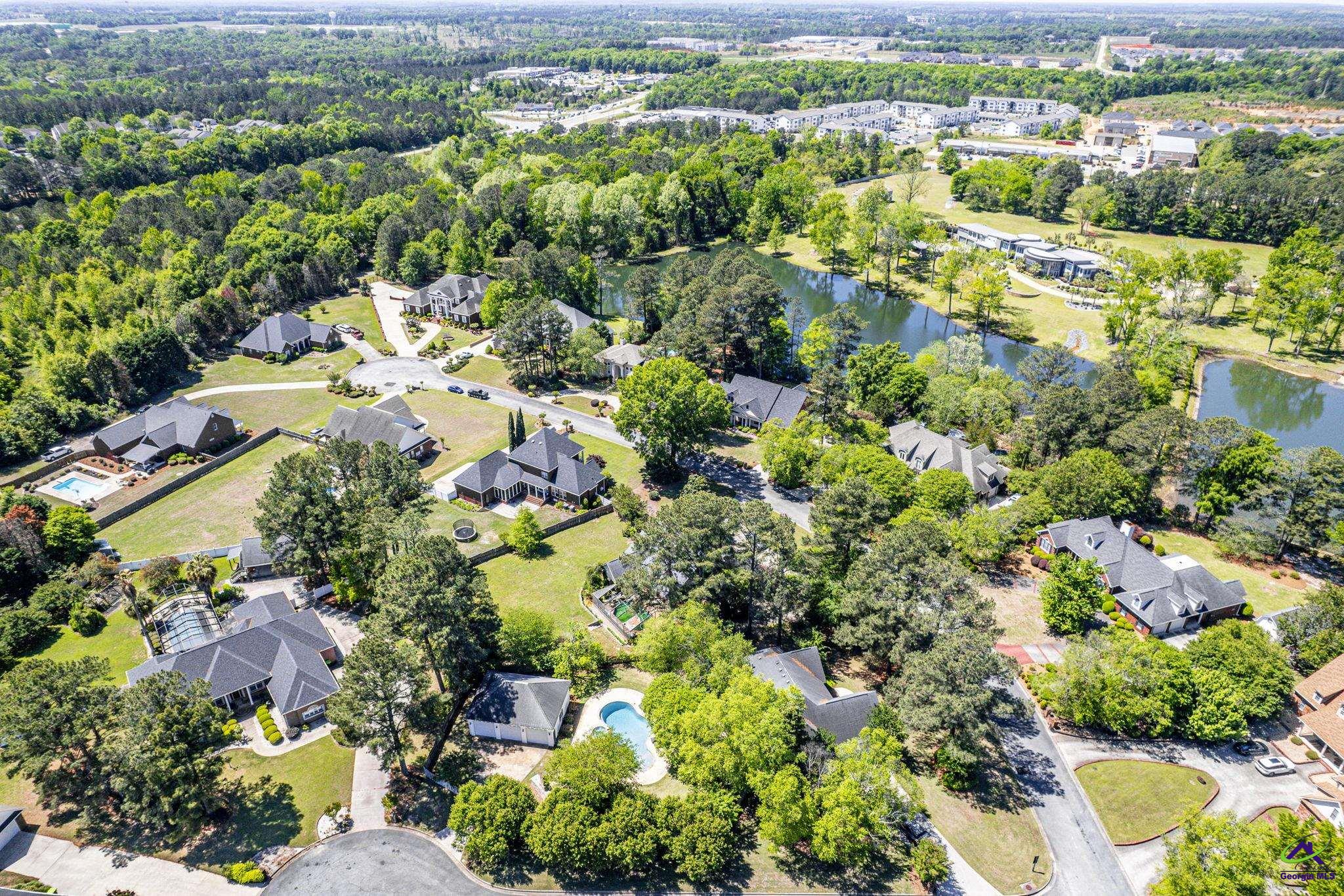 10 Willow Lake Drive