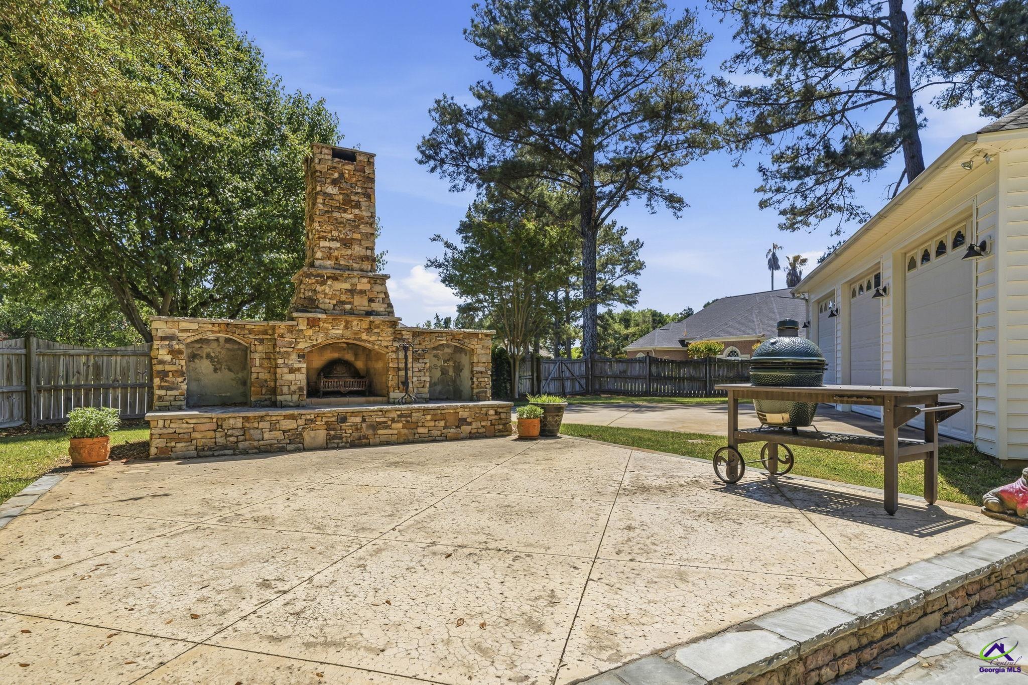 10 Willow Lake Drive