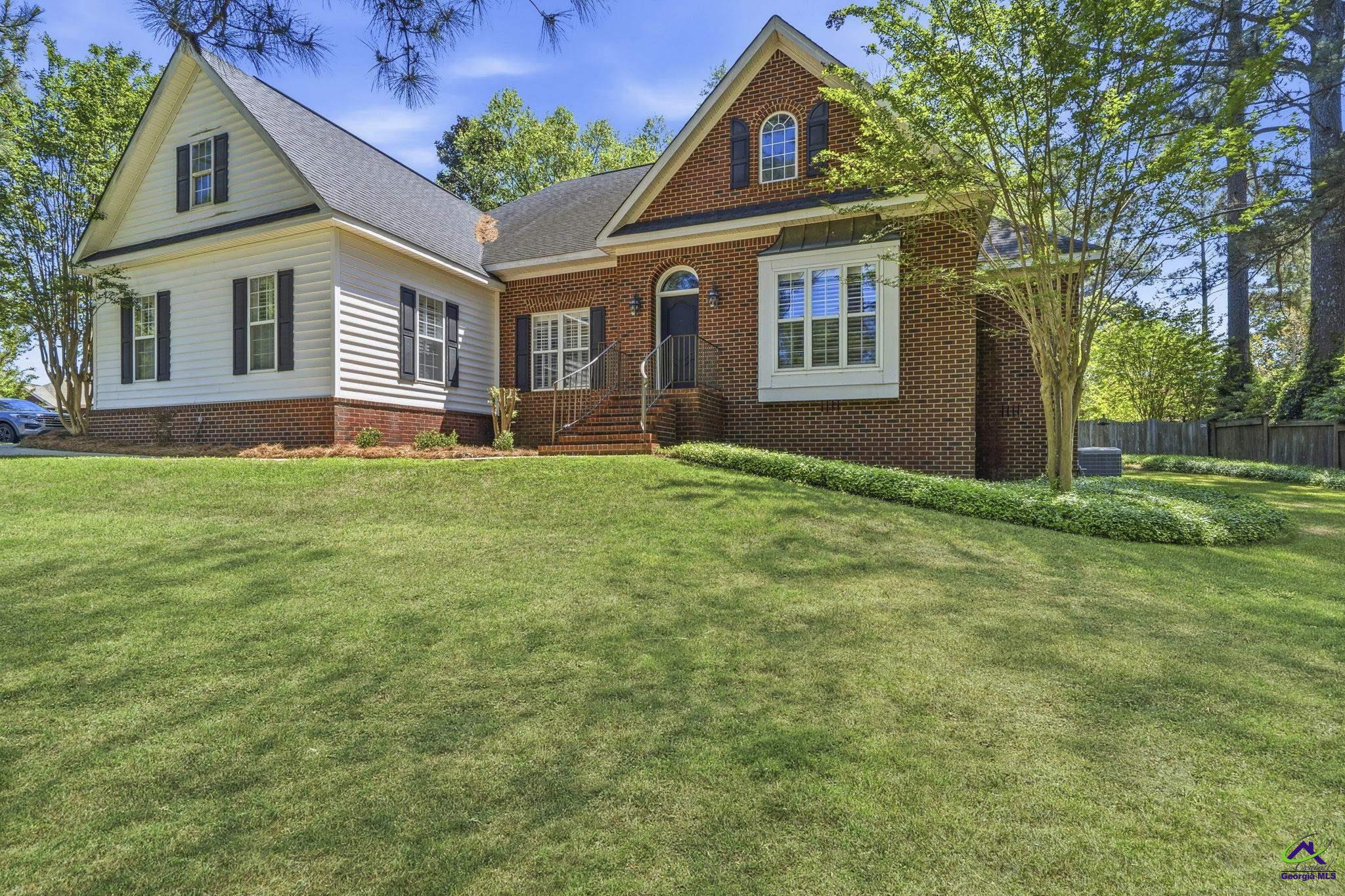 10 Willow Lake Drive