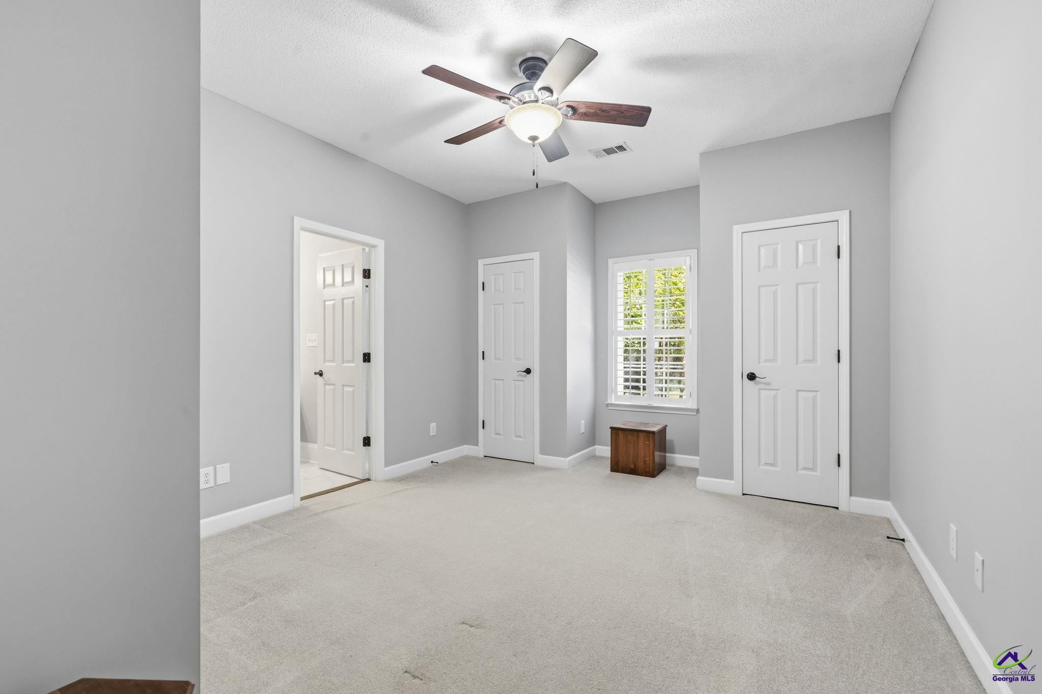 10 Willow Lake Drive