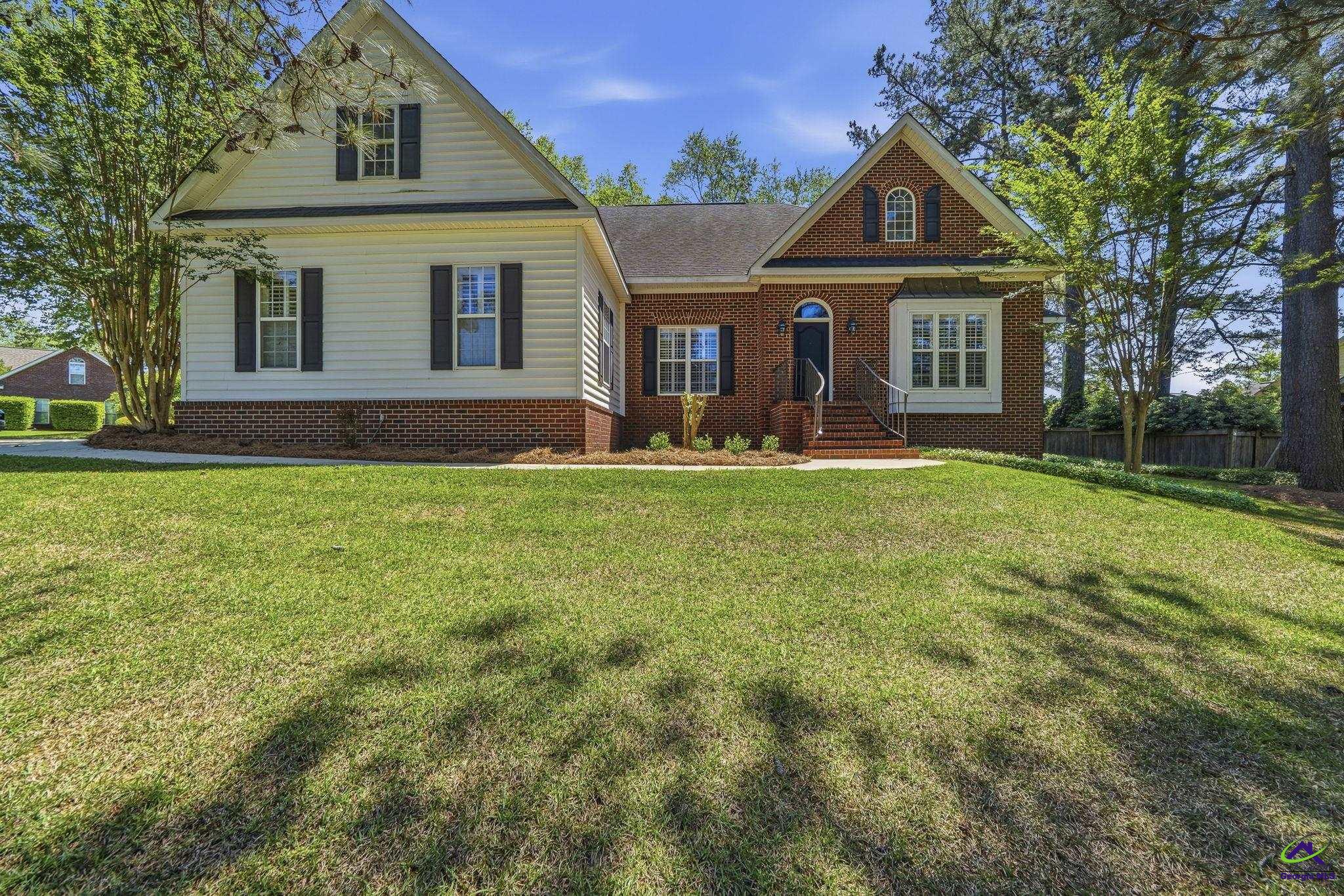 10 Willow Lake Drive