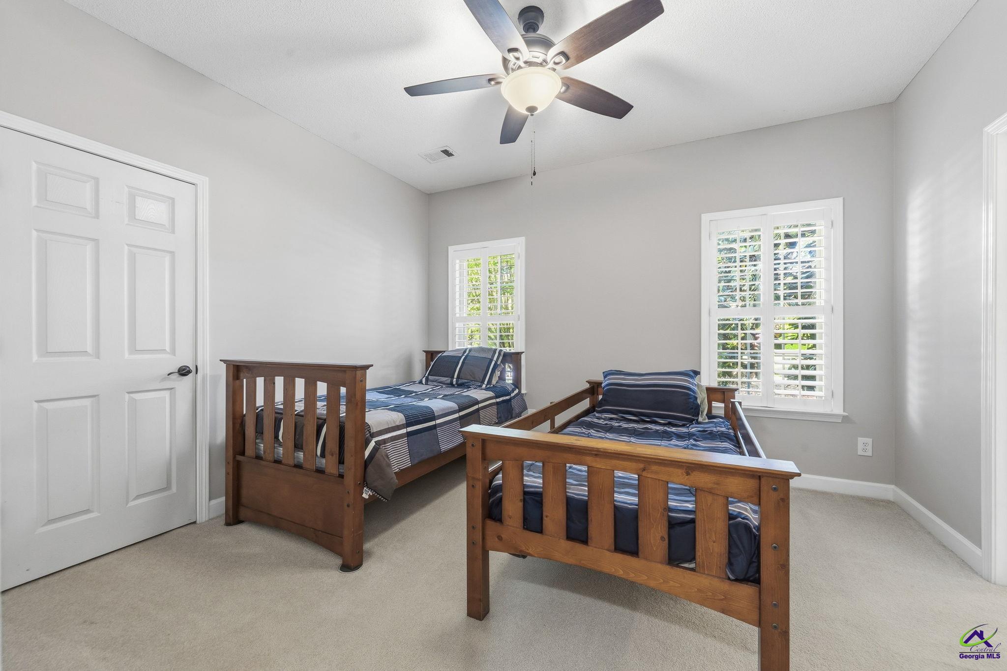 10 Willow Lake Drive