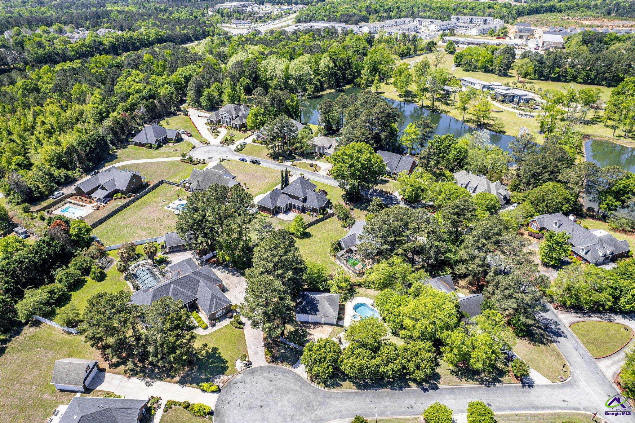 10 Willow Lake Drive