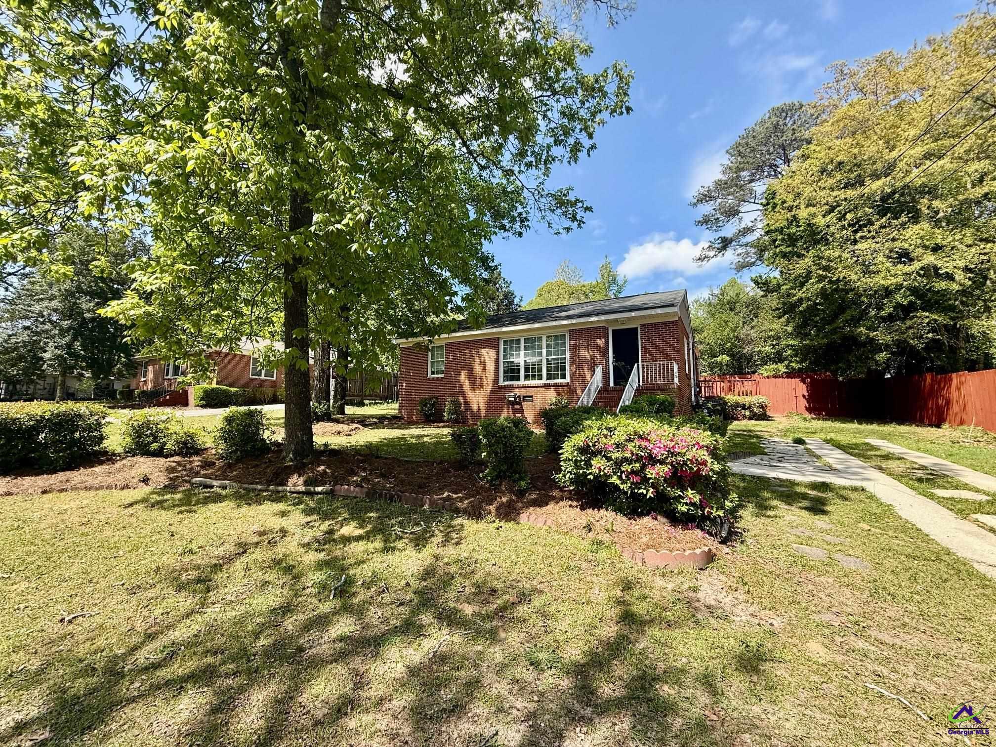 106 Benton Avenue