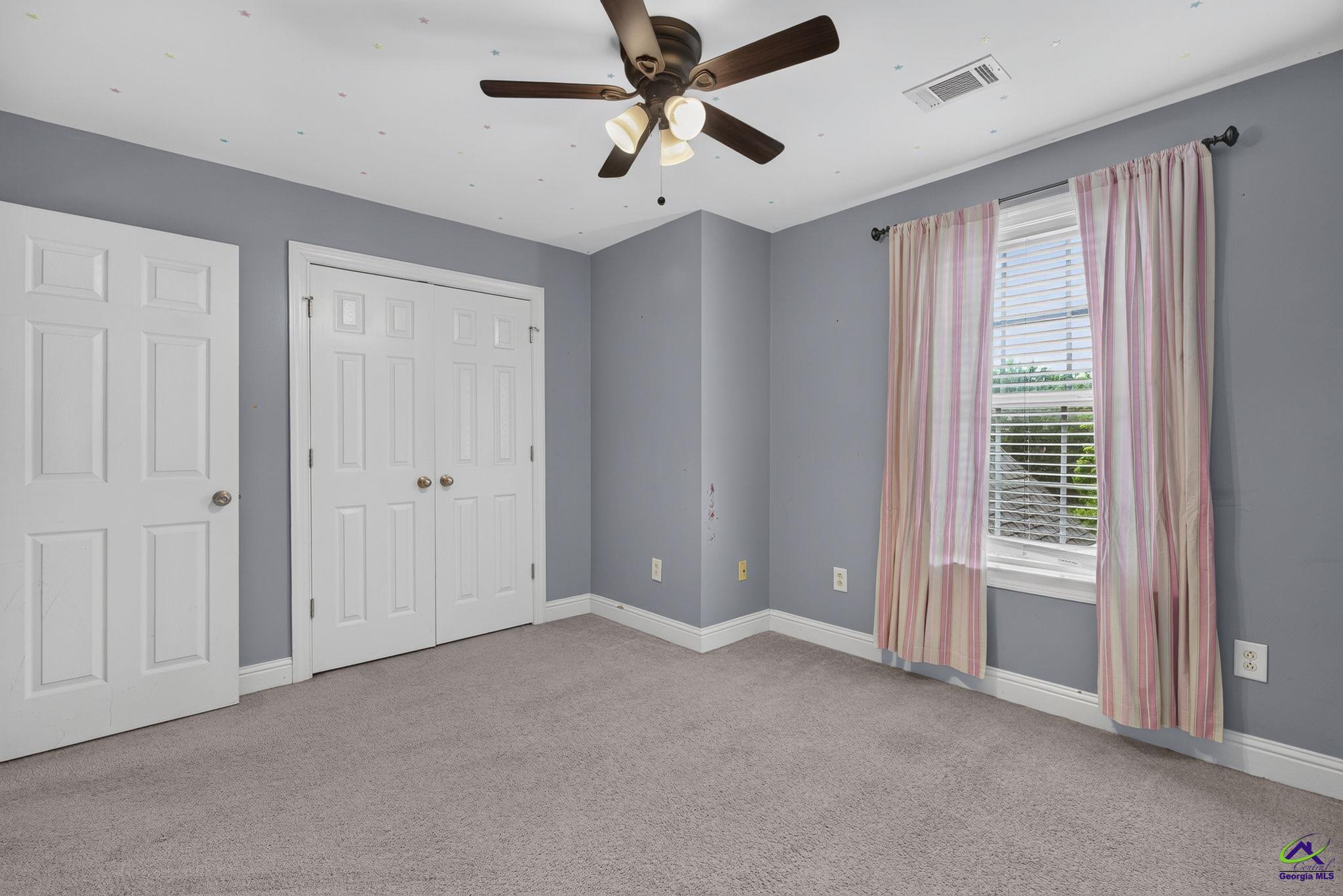 242 Carsons Walk