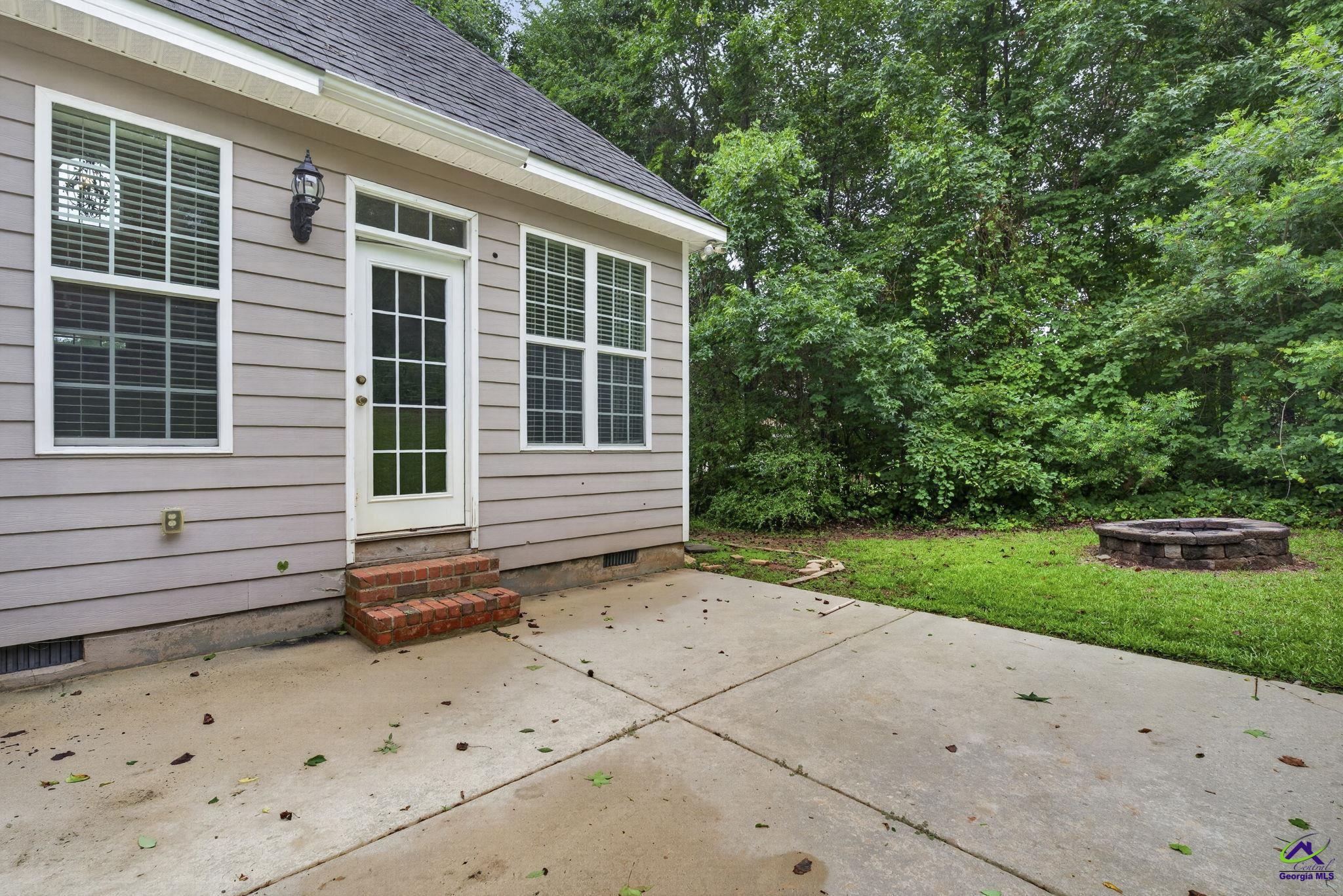 242 Carsons Walk