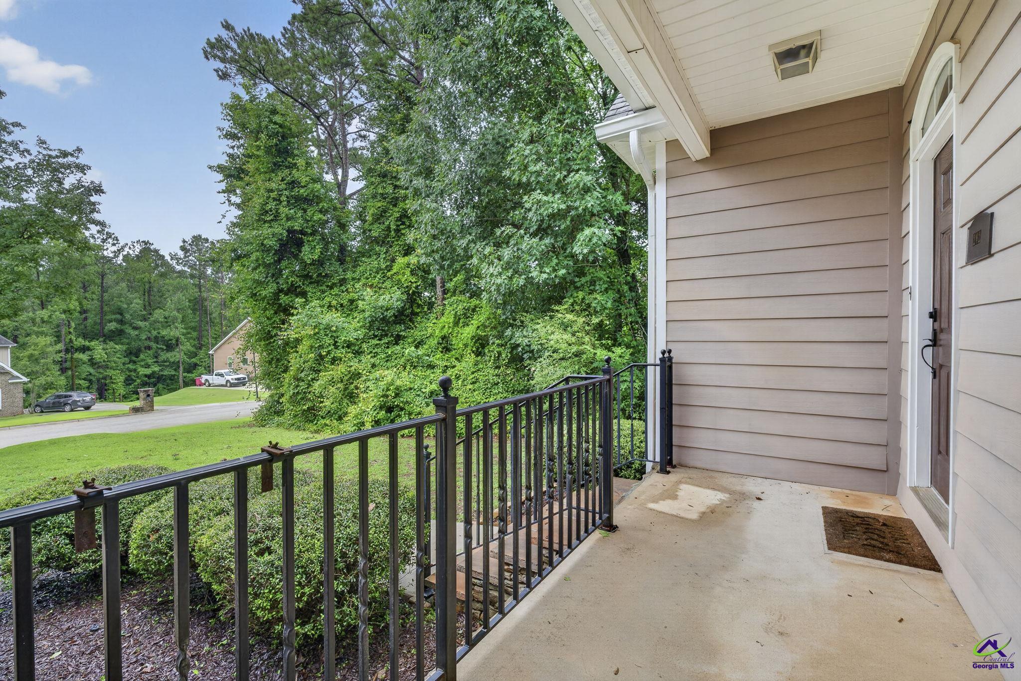 242 Carsons Walk