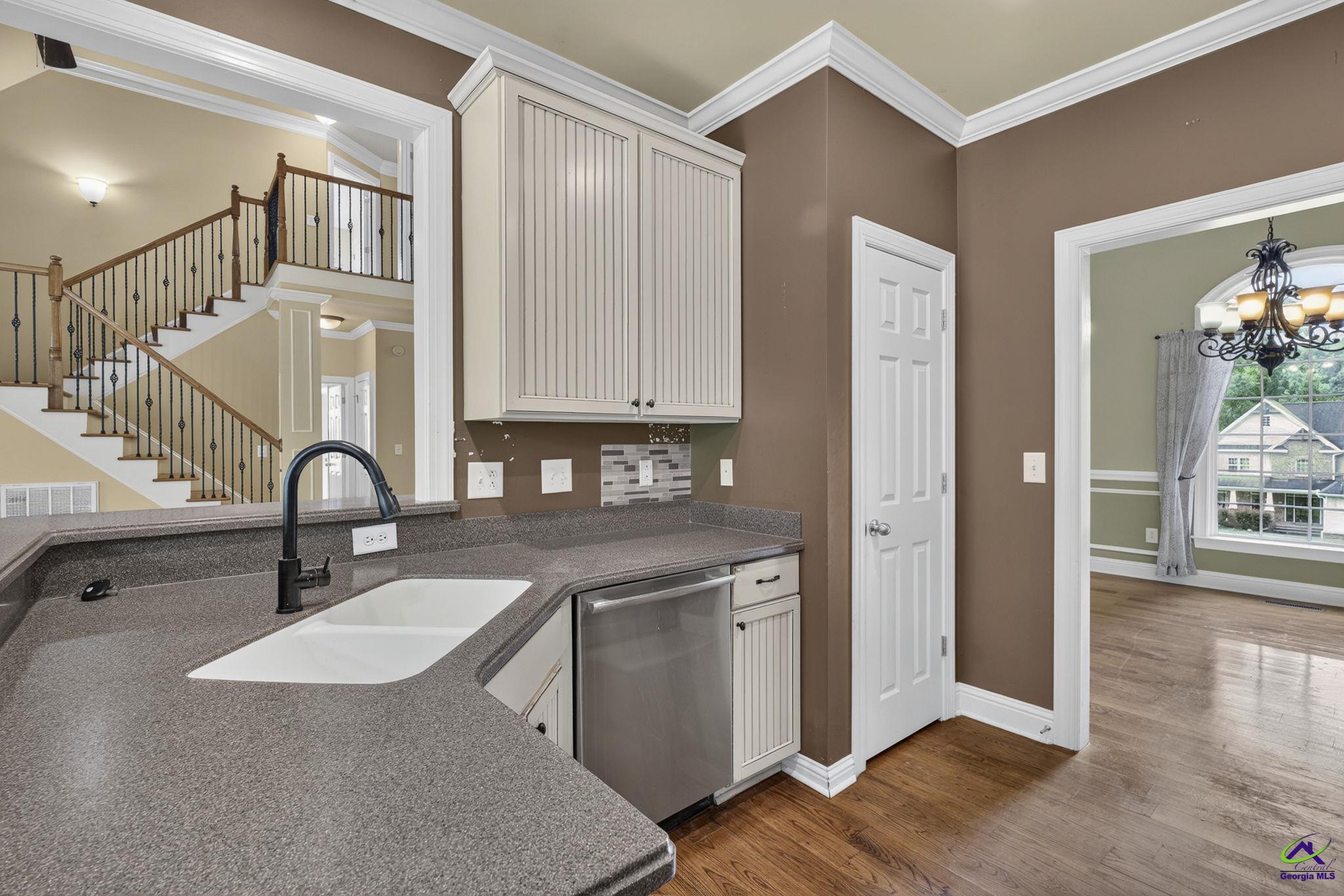 242 Carsons Walk